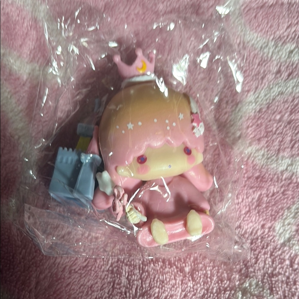 Kuromi Lucky Divination Figure - Picture 3 of 4